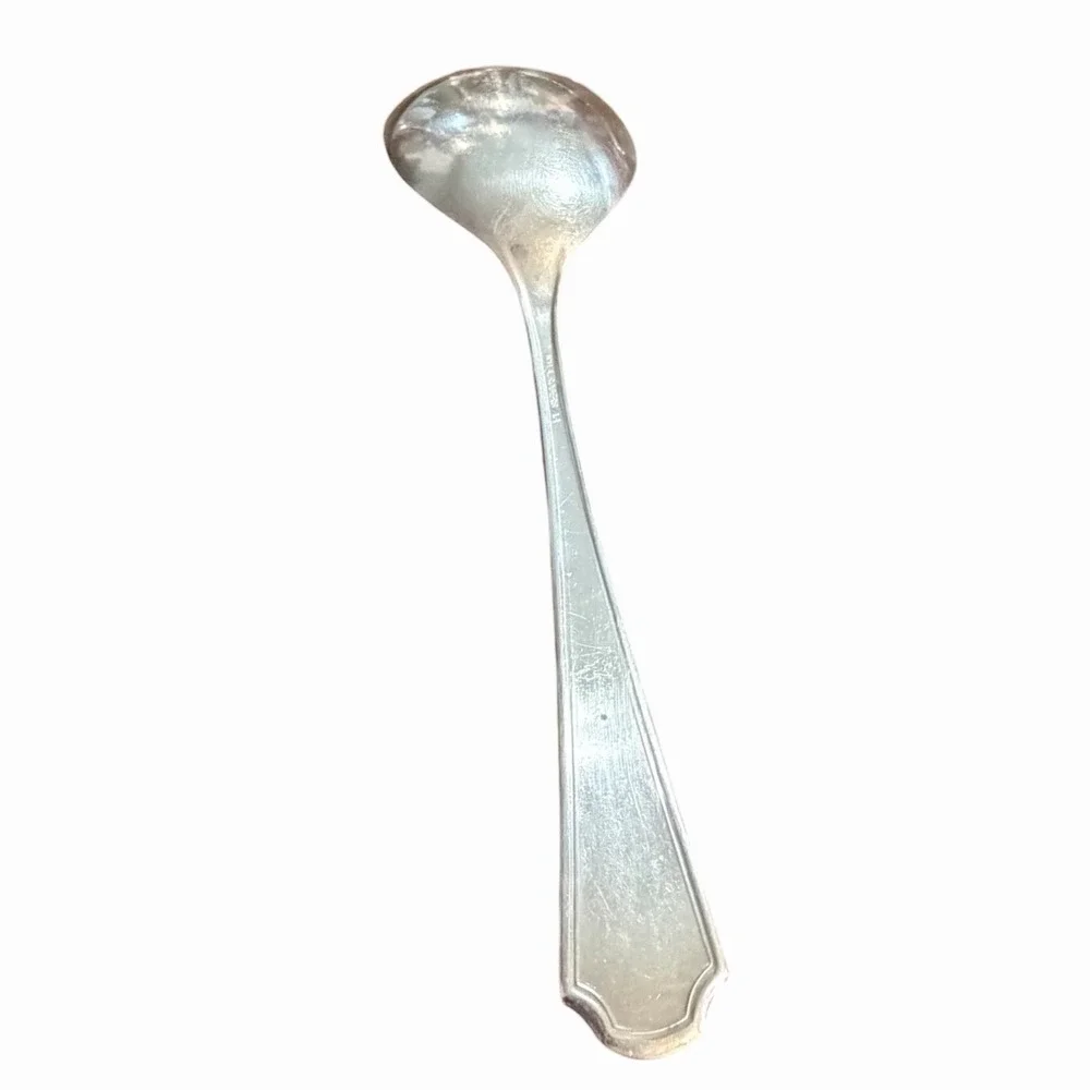 WM A Rogers AA Exquisite‎ Pattern Serving Spoon (1940) Monogram 